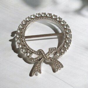 Vintage Rhinestone Circle Bow Scarf Wreath Clear Silver Tone Holiday Fashion